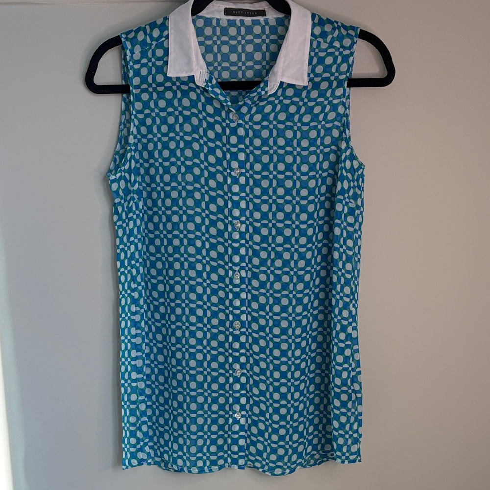 ❤️‍🔥3/$20 Suzy Shier Blue and White Sleeveless Blouse❤️‍🔥